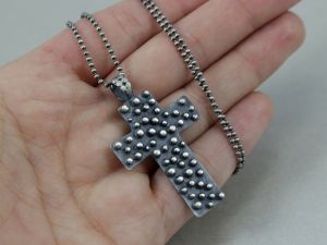 chileart biżuteria autorska krzyż srebro oksydowane kulki łańcuszek